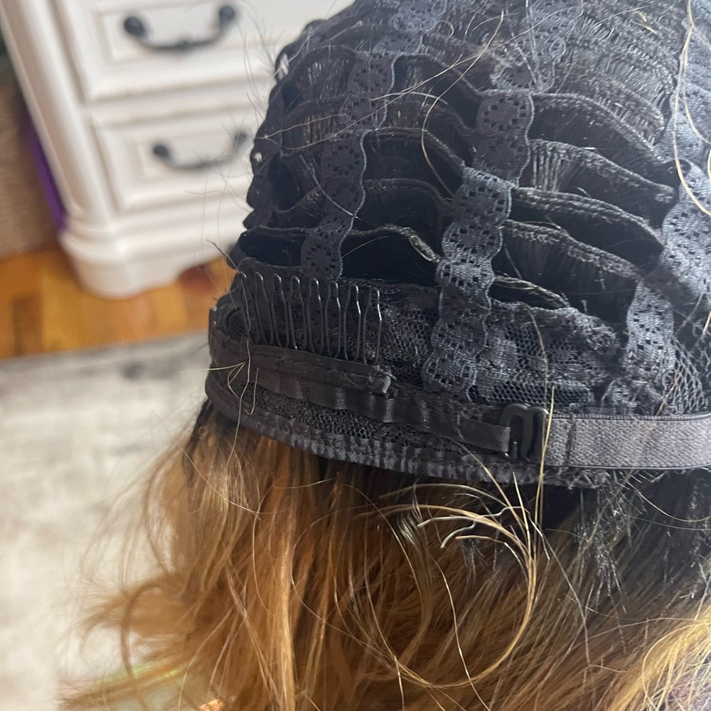 Wig - Picture 6 of 6
